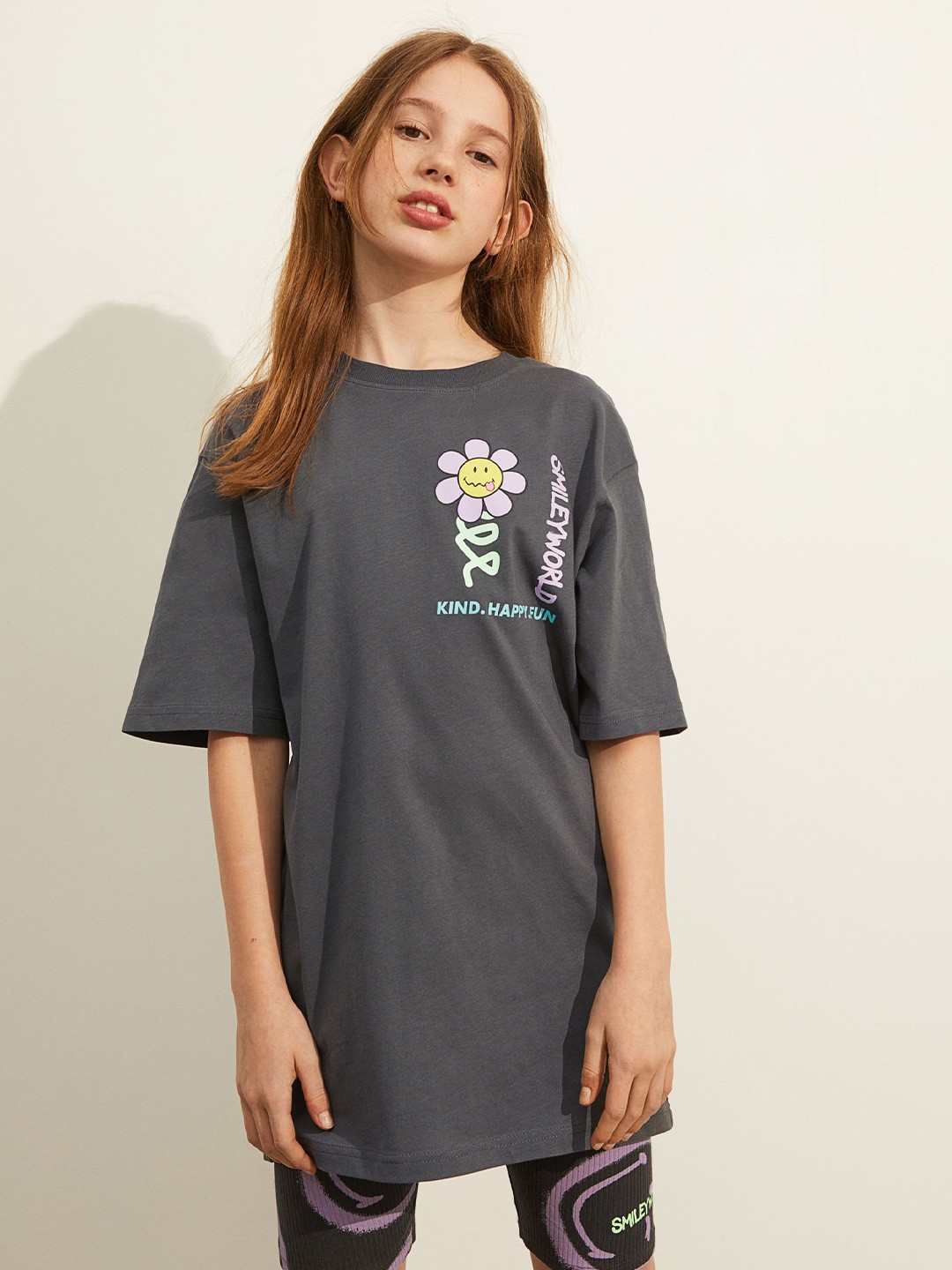 

H&M Girls Grey Cotton Oversized Printed T-Shirt