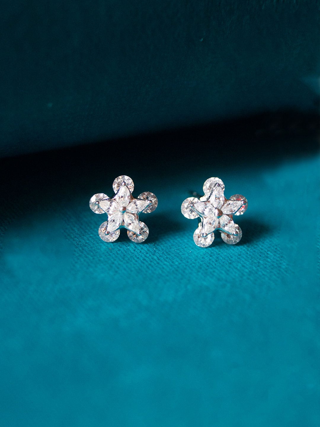 

MANNASH Silver-Toned Floral Studs Earrings