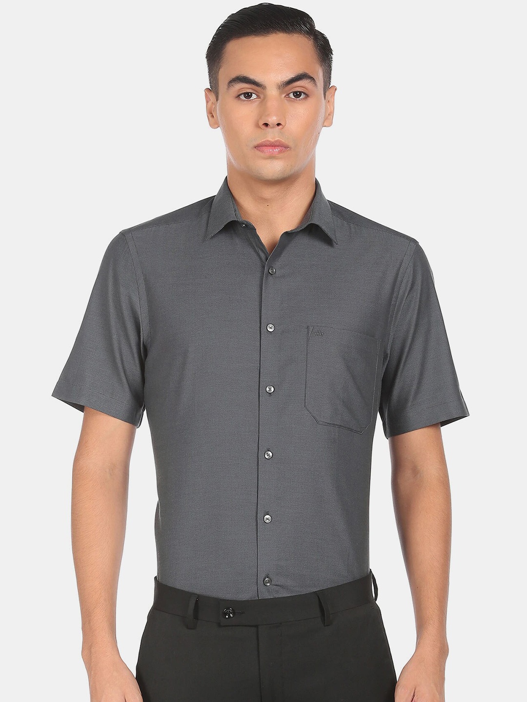 

Arrow Men Grey Regular Fit Solid Cotton Formal Shirt