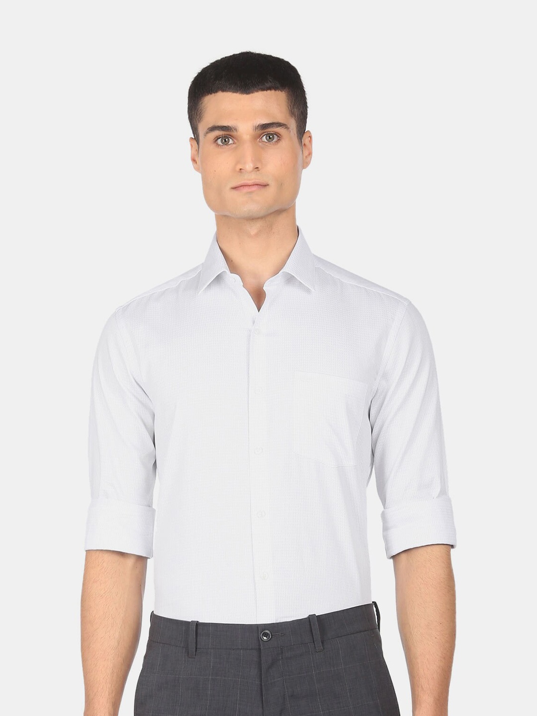 

Arrow Men Grey Solid Slim Fit Formal Shirt