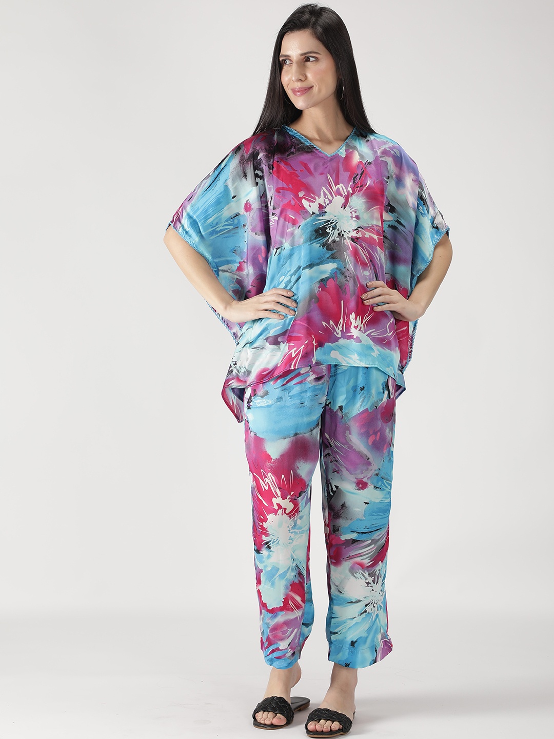 

DUSK ATTIRE Women Blue & Pink Printed Kaftan Night suit