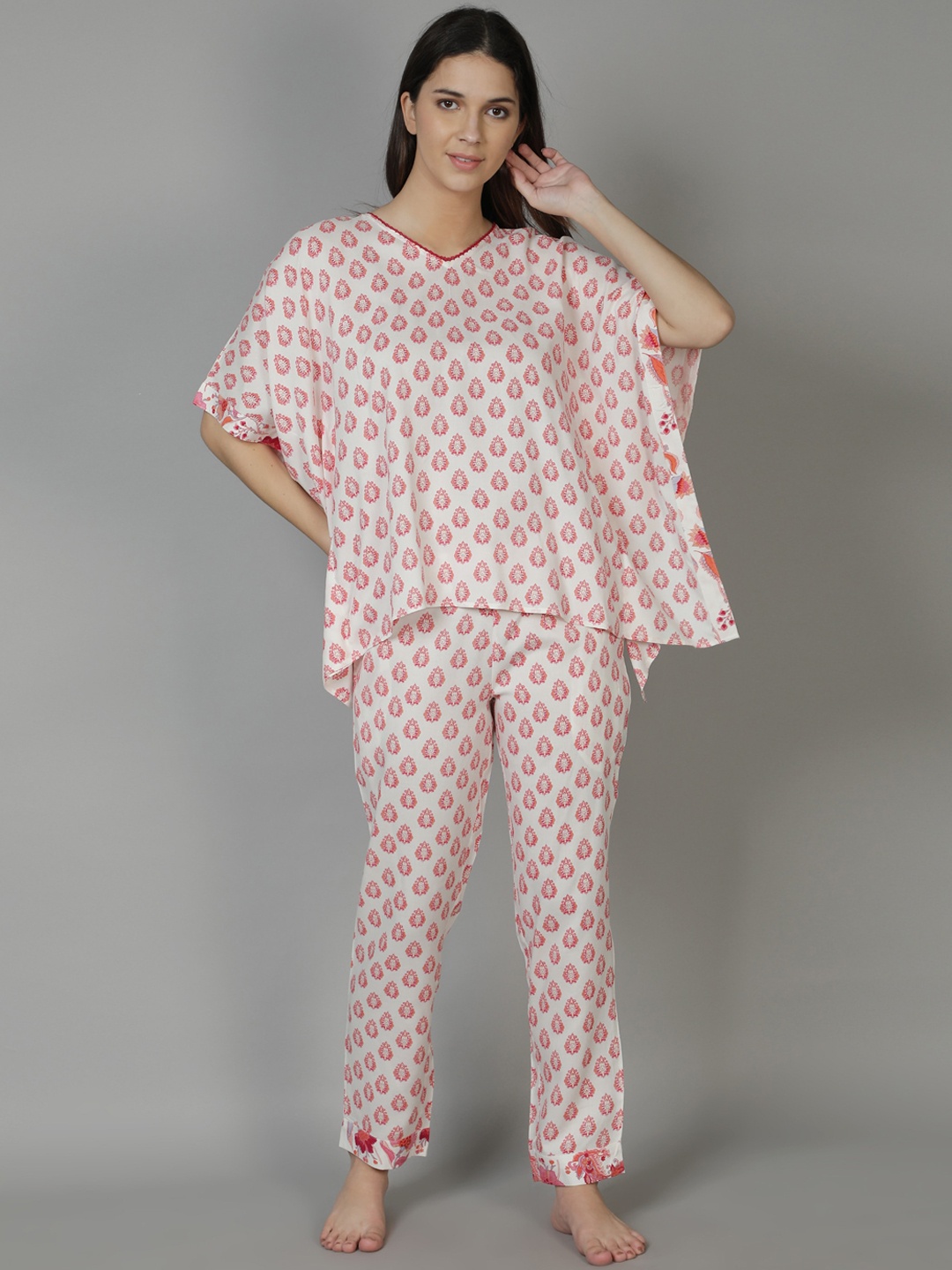 

DUSK ATTIRE Women White & Red Printed Night suit