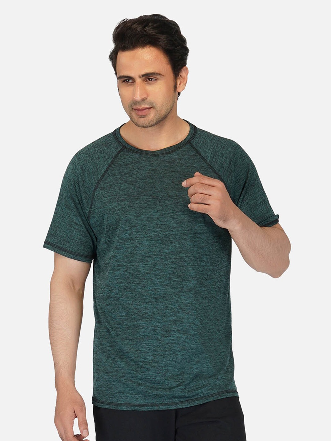 

IMPERATIVE Men Green Raglan Sleeves T-shirt