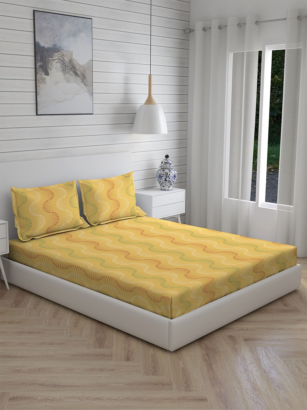 

Layers Adults Unisex Yellow 100% Cotton 146 TC Bedsheet with 2 pillow covers