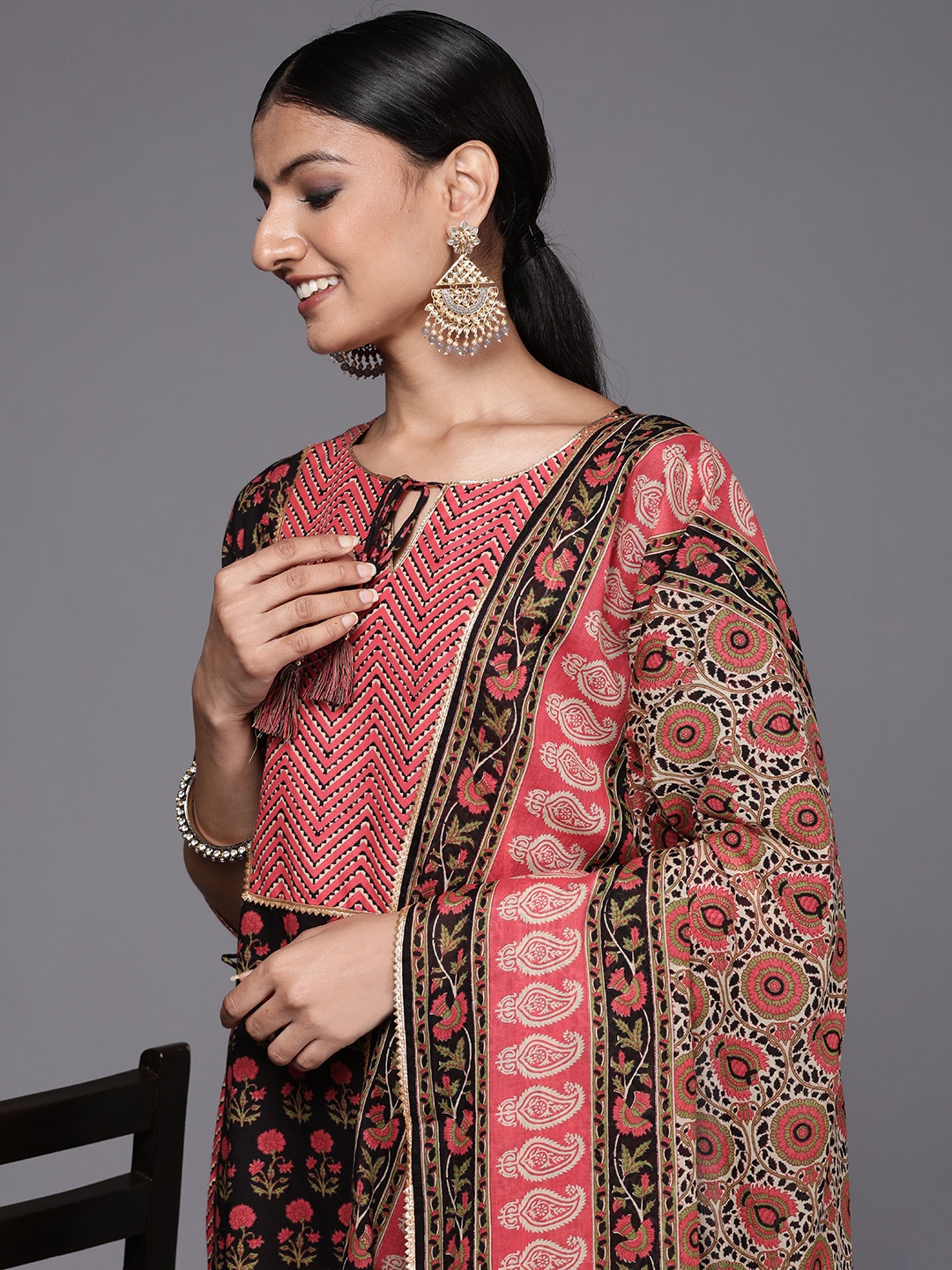 

Libas Women Black Floral Yoke Design Gotta Patti Pure Cotton Kurta with Trousers & With Dupatta