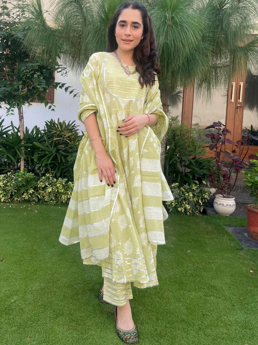 

Libas Women Green Floral Printed Pleated Gotta Patti Pure Cotton Kurta with Trousers & With Dupatta