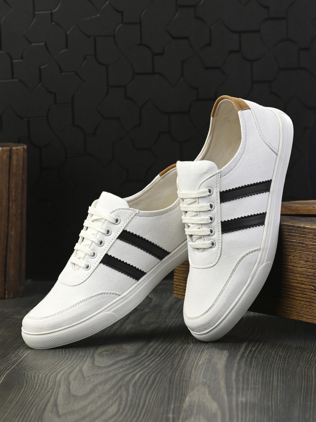 

ZEBX Men White Striped Sneakers