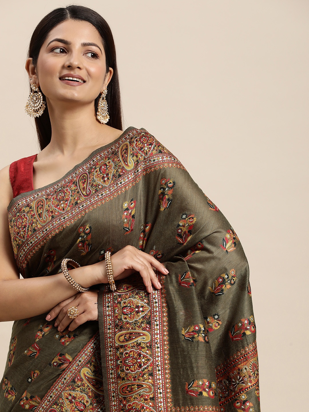 

AYKA CLOTHINGS Brown & Red Floral Woven Design Kanjeevaram Saree