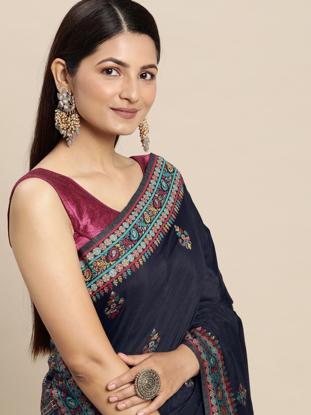 

AYKA CLOTHINGS Navy Blue & Maroon Floral Woven Design Kanjeevaram Saree