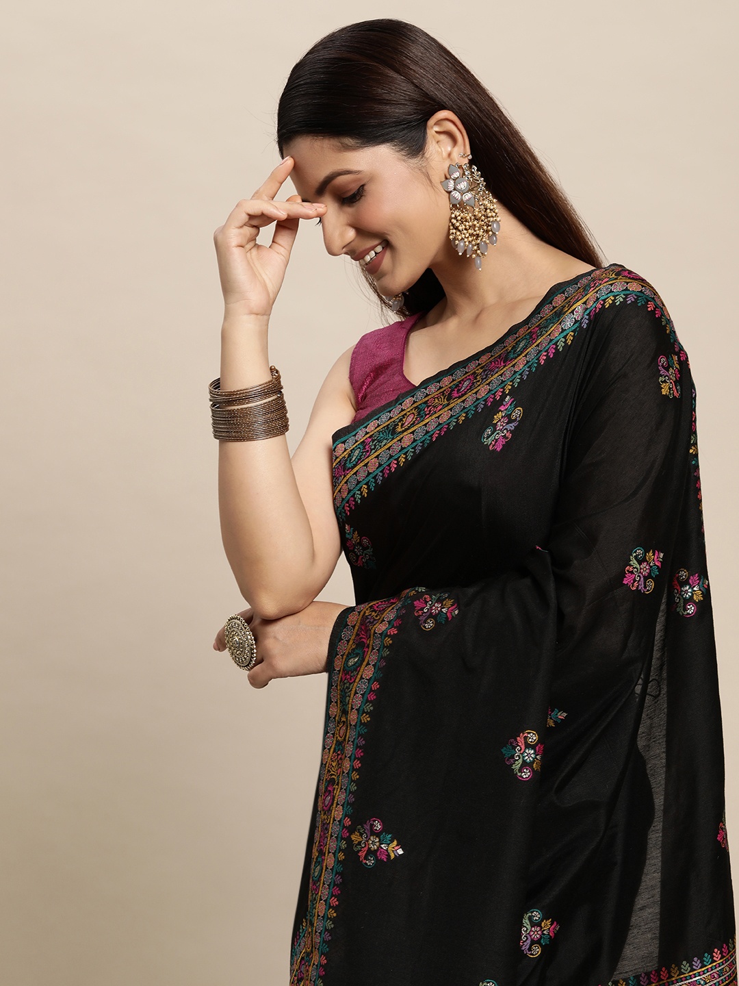 

AYKA CLOTHINGS Black & Pink Floral Jacquard Cotton Kanjeevaram Saree