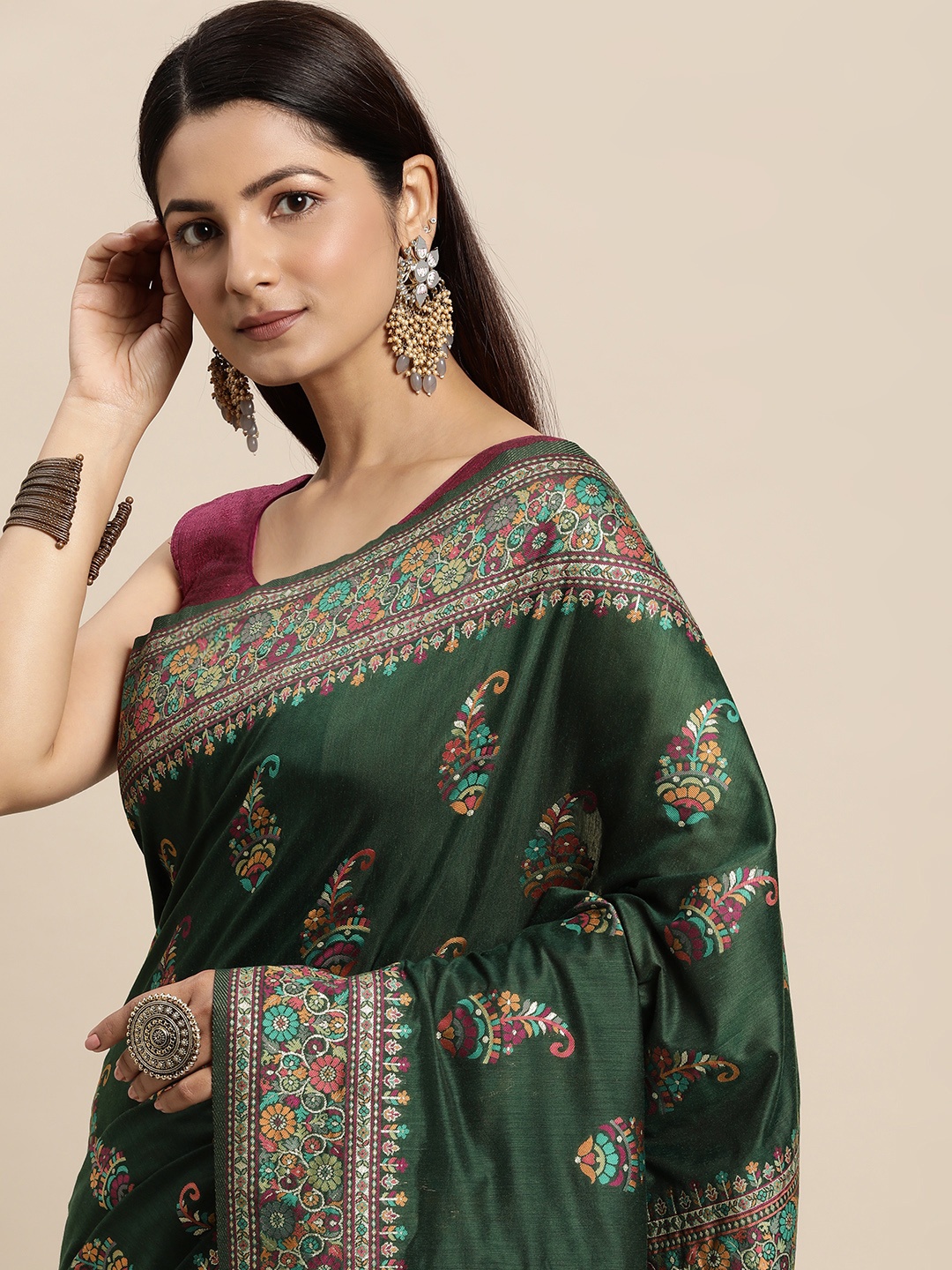 

AYKA CLOTHINGS Green & Magenta Floral Woven Design Kanjeevaram Saree