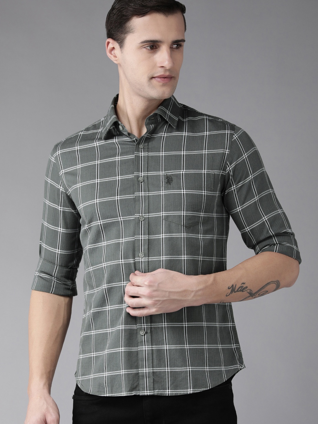 

U S Polo Assn Men Grey & White Tailored Fit Checked Pure Cotton Casual Shirt