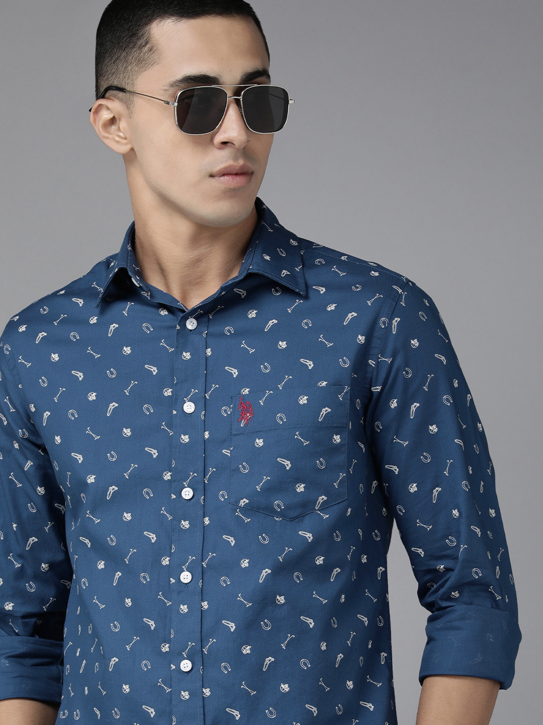 

U.S. Polo Assn. Men Blue Conversational Printed Pure Cotton Casual Shirt
