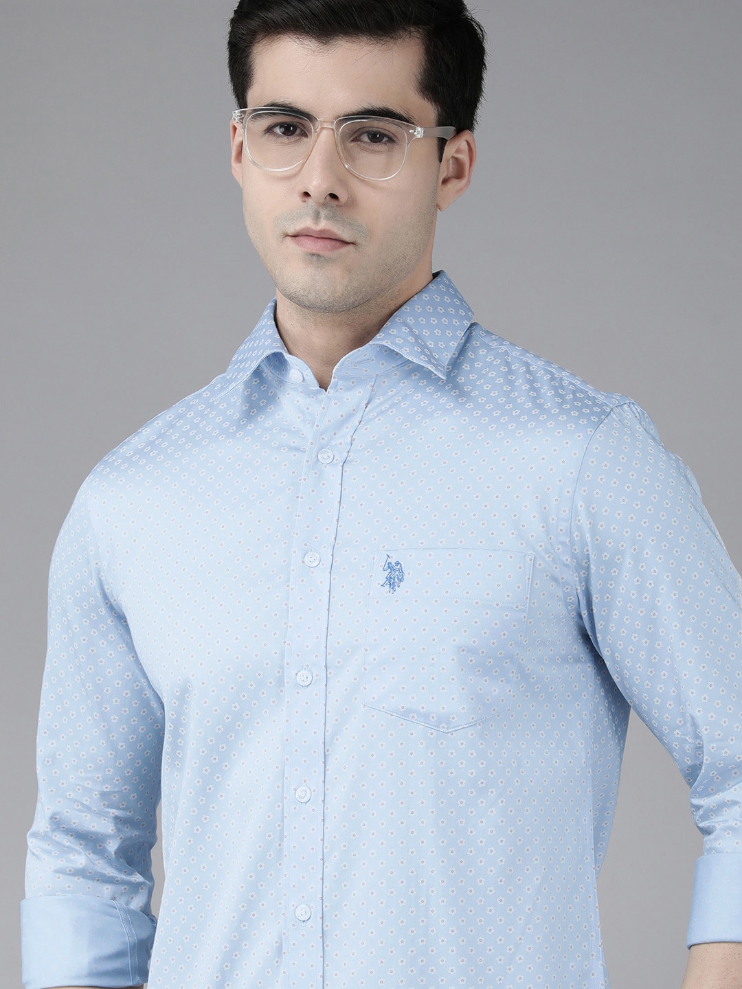 

U.S. Polo Assn. Men Blue Tailored Fit Floral Printed Casual Shirt