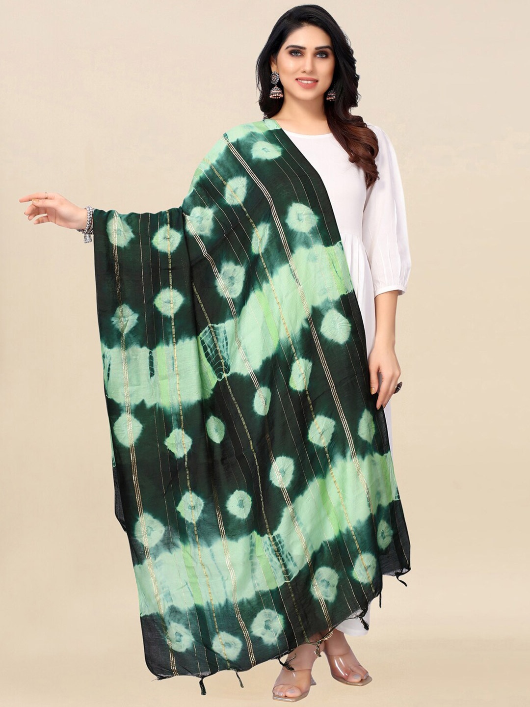 

KALINI Green & Gold-Toned Dyed Cotton Silk Dupatta