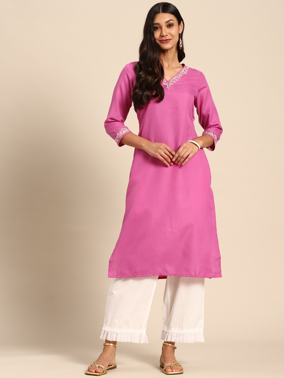 

Sangria Women Pink Floral Embroidered Thread Work Kurta