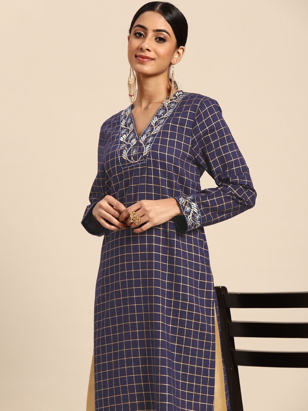 

Sangria Women Navy Blue Checked Thread Work Cotton Indigo Kurta