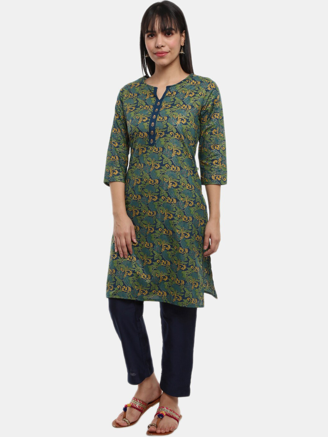 

V-Mart Women Navy Blue & Green Paisley Printed Thread Work Kurta