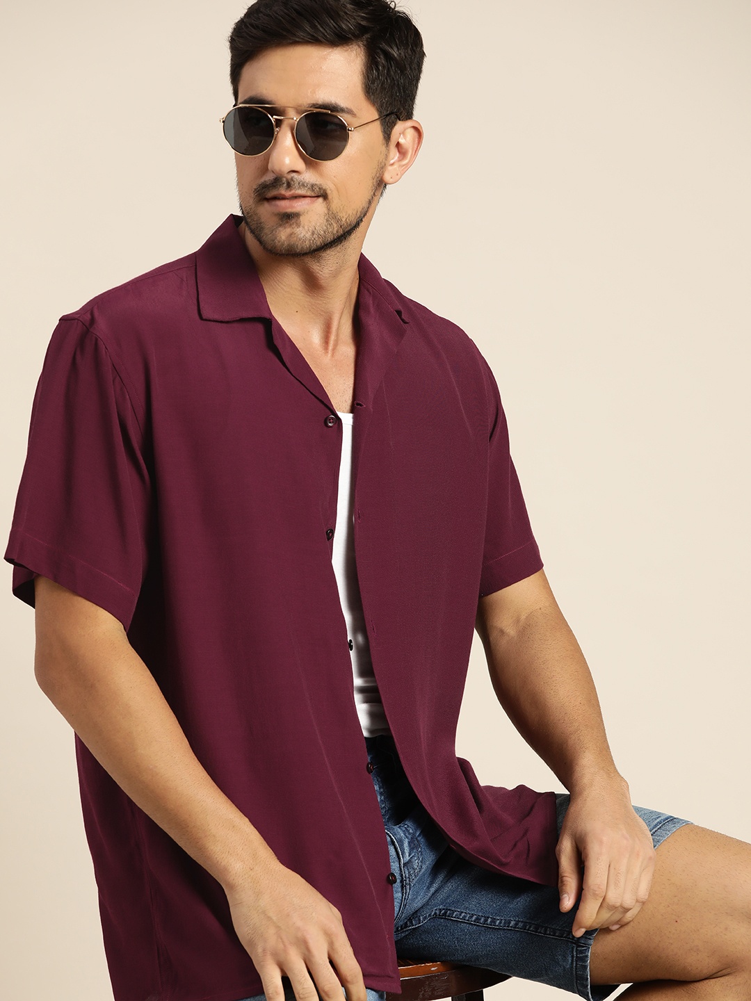 

Hancock Men Burgundy Solid Regular Fit Casual Shirt