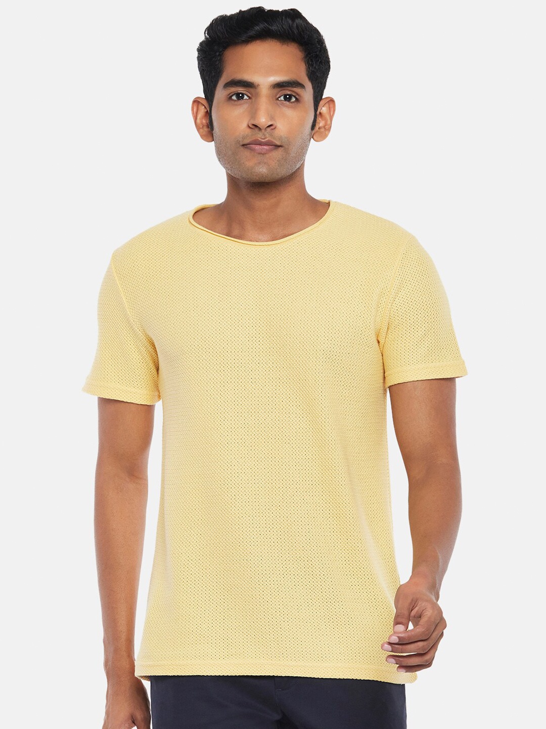 

BYFORD by Pantaloons Men Yellow Slim Fit T-shirt