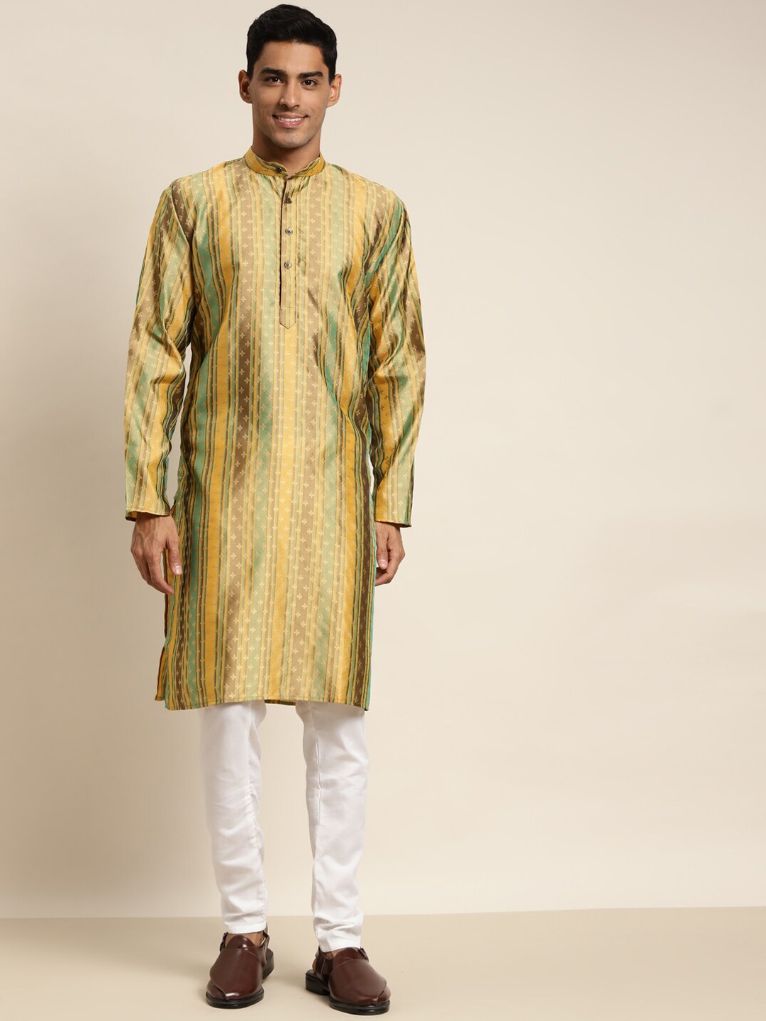 

SOJANYA Men Mustard Yellow & Brown Floral Thread Work Kurta