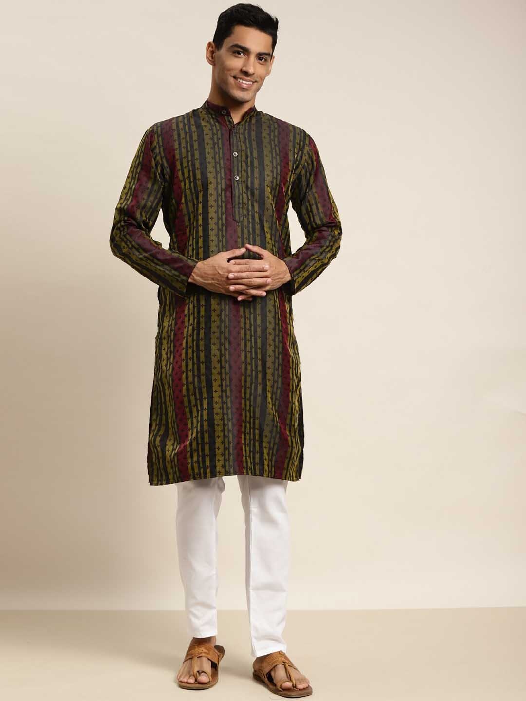 

SOJANYA Men Green Floral Kurta with Pyjamas