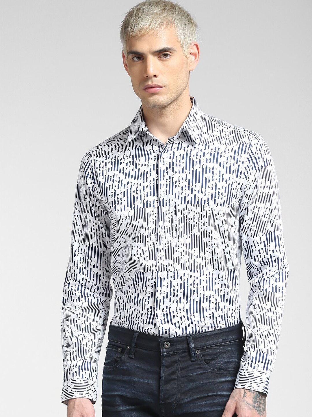 

Jack & Jones Men Blue Regular Fit Printed Casual Shirt