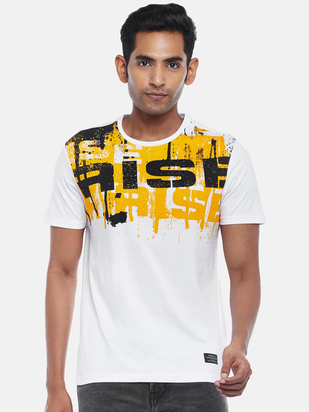 

People Men Off White Printed Slim Fit T-shirt