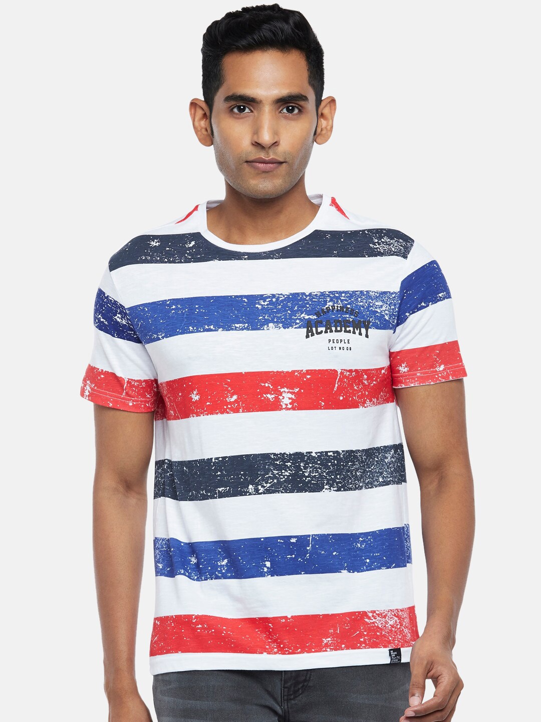 

People Men Blue & Red Striped Slim Fit T-shirt