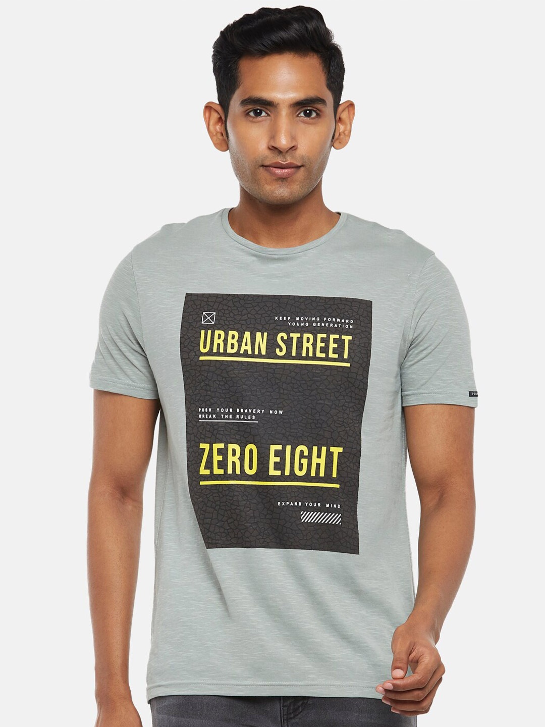 

People Men Green Typography Printed Raw Edge Slim Fit T-shirt