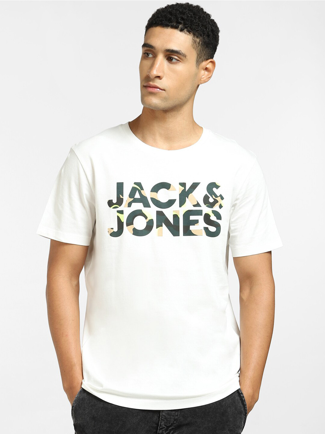 

Jack & Jones Men White cotton Typography Printed T-shirt
