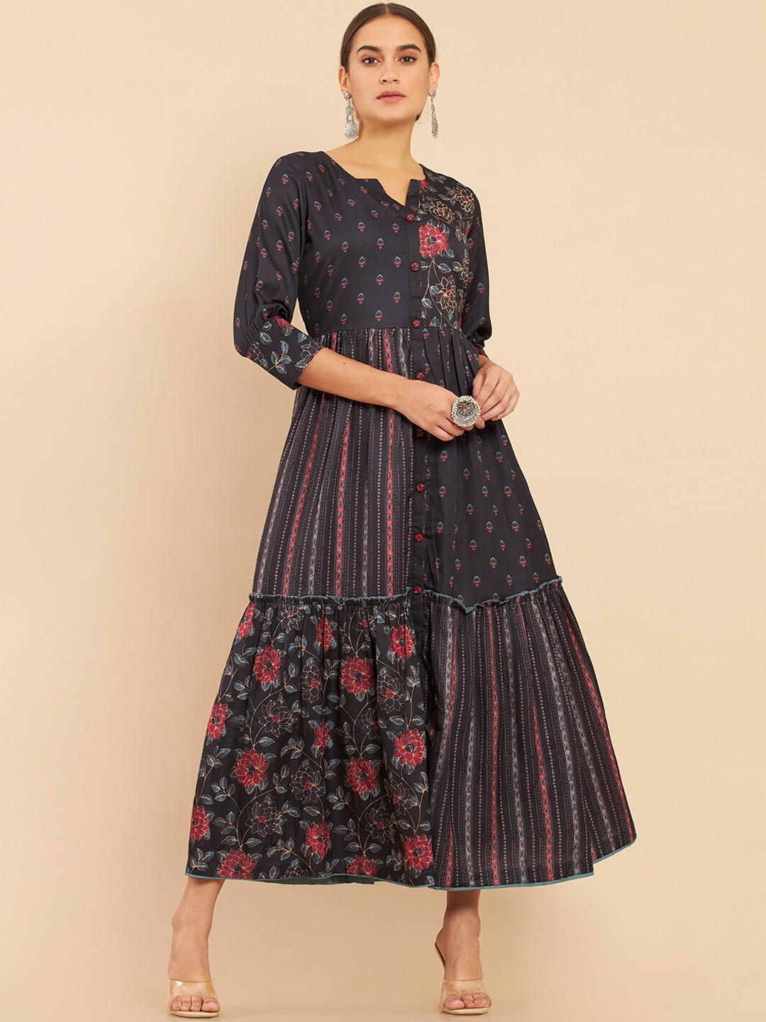 

Soch Women Black Floral Printed Floral Satin Anarkali Kurta