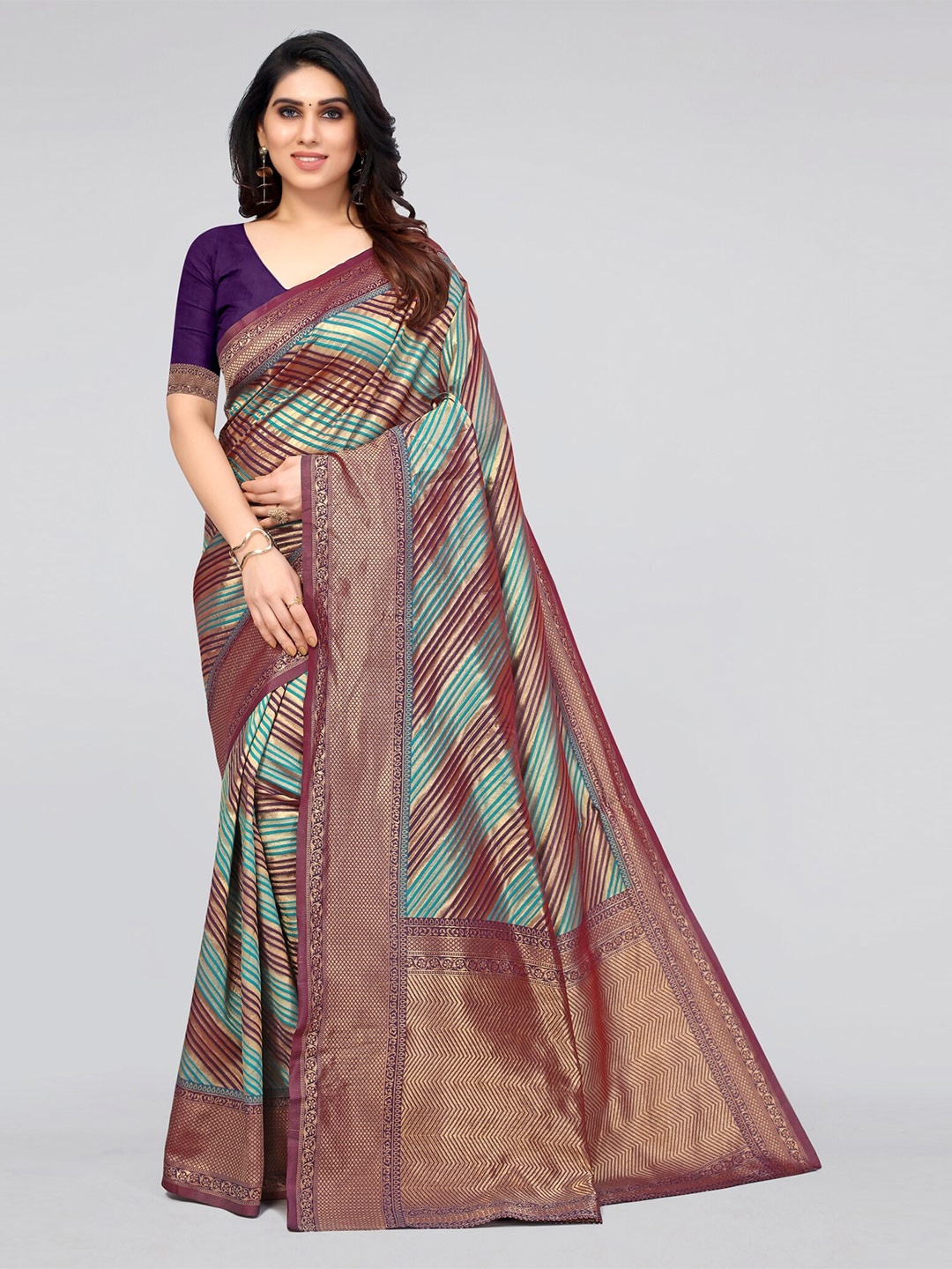 

MIRCHI FASHION Green & Gold-Toned Woven Design Zari Silk Blend Banarasi Saree