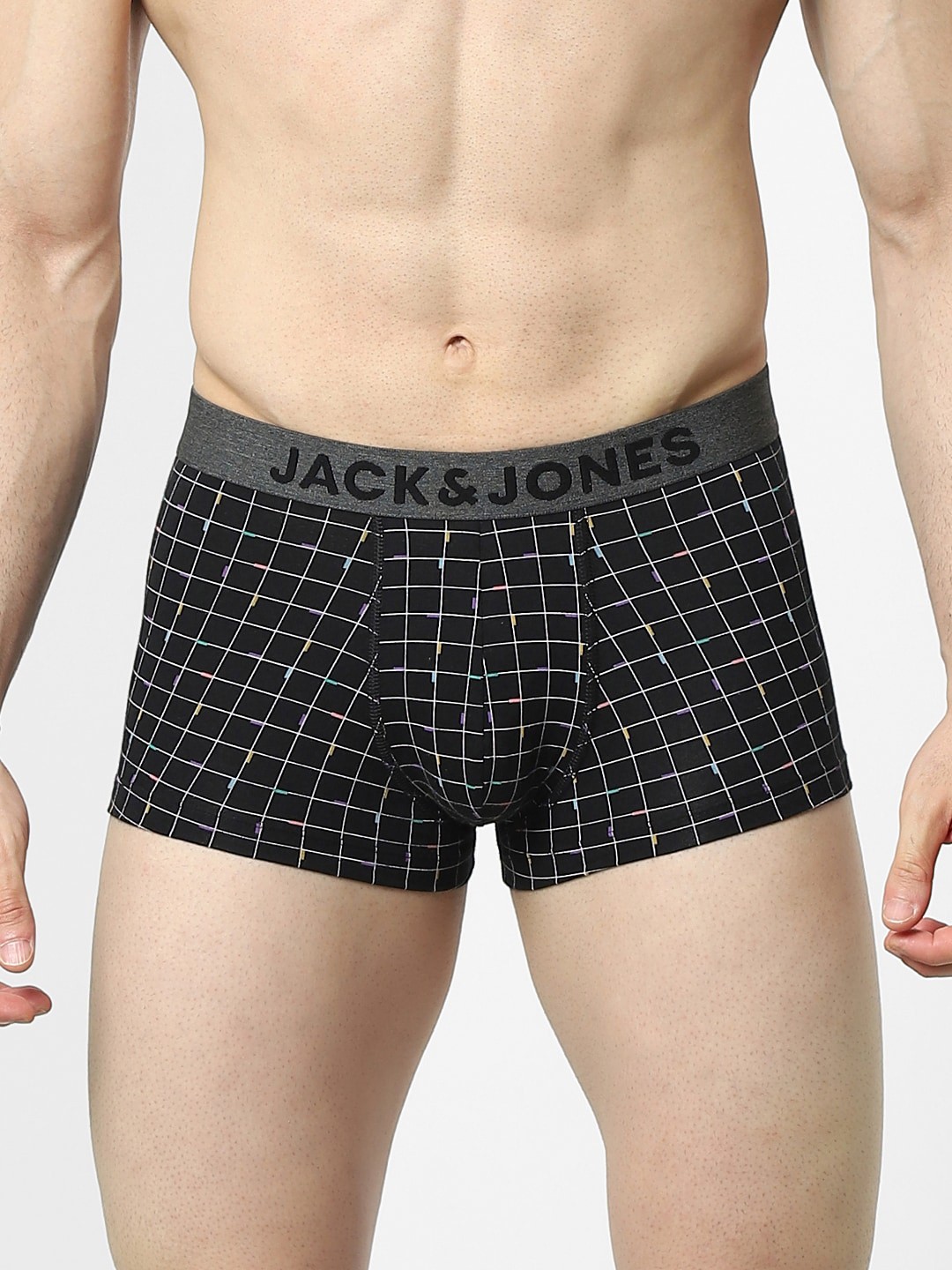 

Jack & Jones Men Black & White Checked Cotton Trunk 1537376001