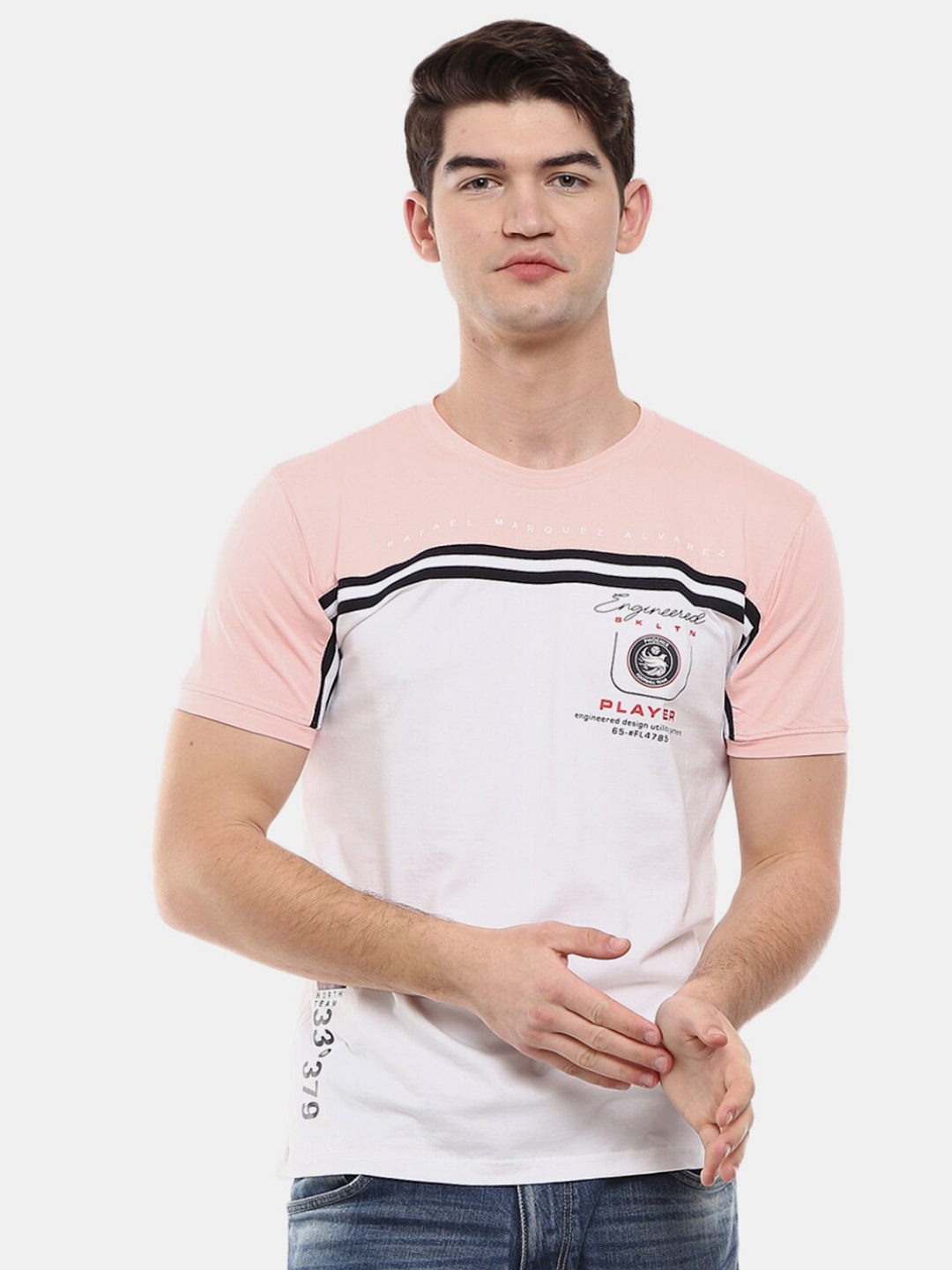 

V-Mart Men White Printed Slim Fit T-shirt