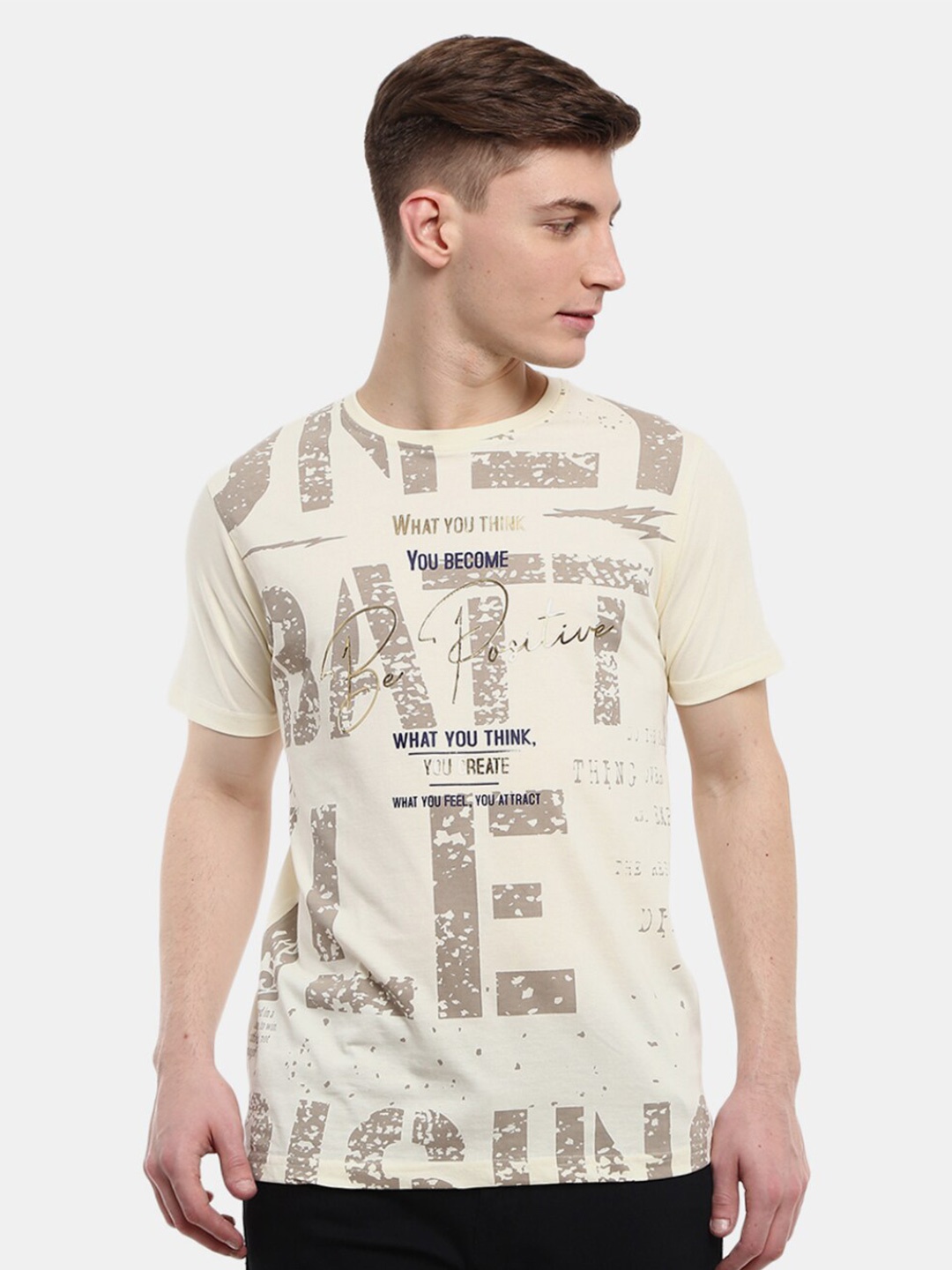 

V-Mart Men Off White Typography Printed Raw Edge Slim Fit T-shirt