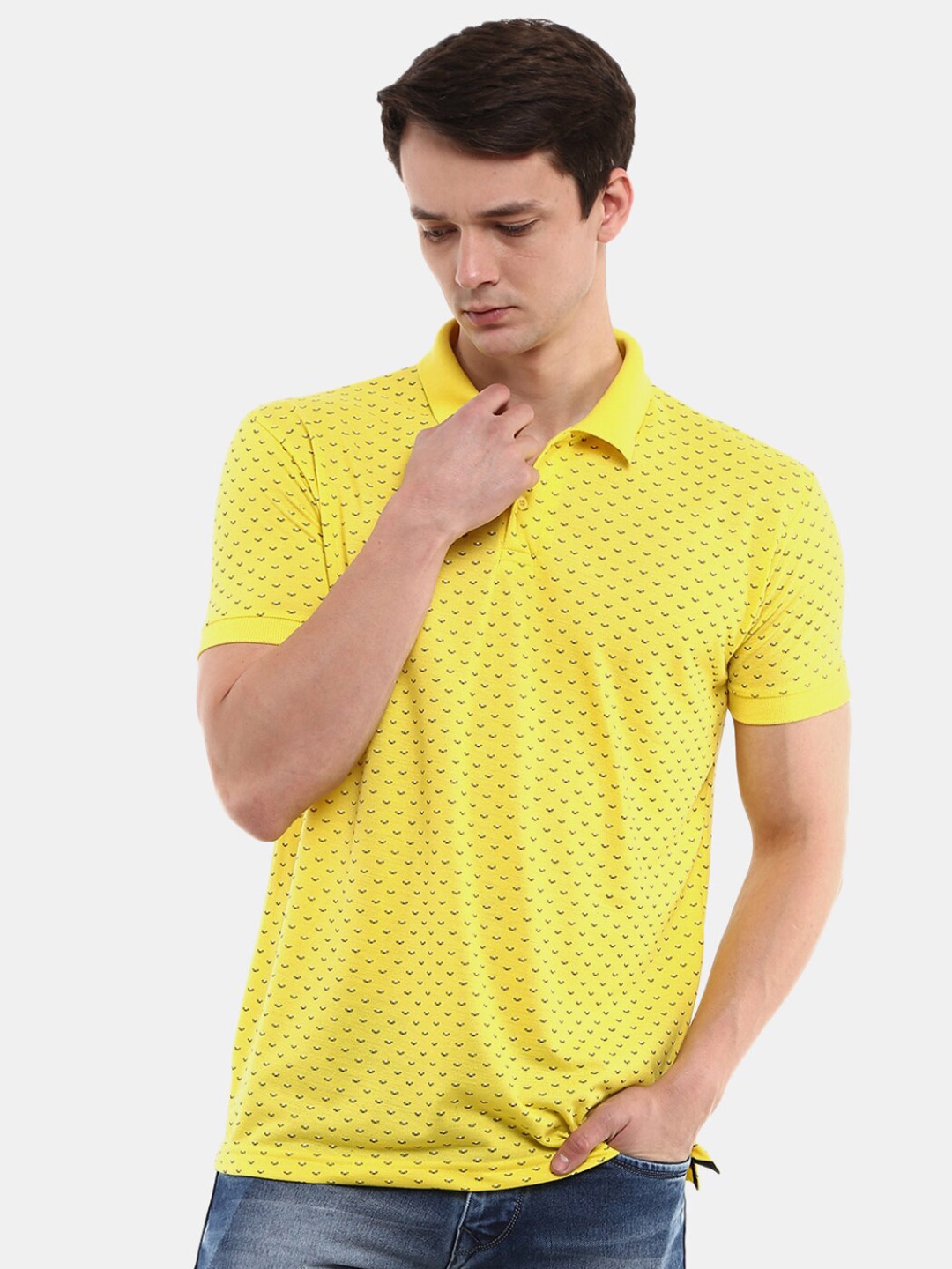 

V-Mart Men Yellow Printed Polo Collar T-shirt