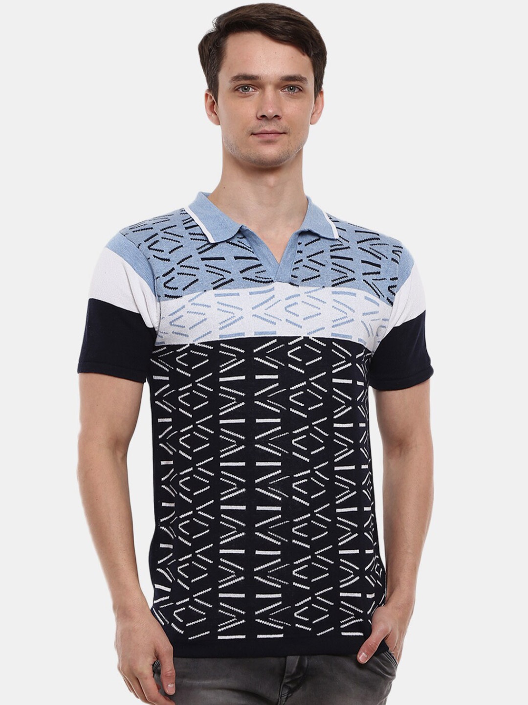 

V-Mart Men Blue Printed V-Neck Slim Fit T-shirt