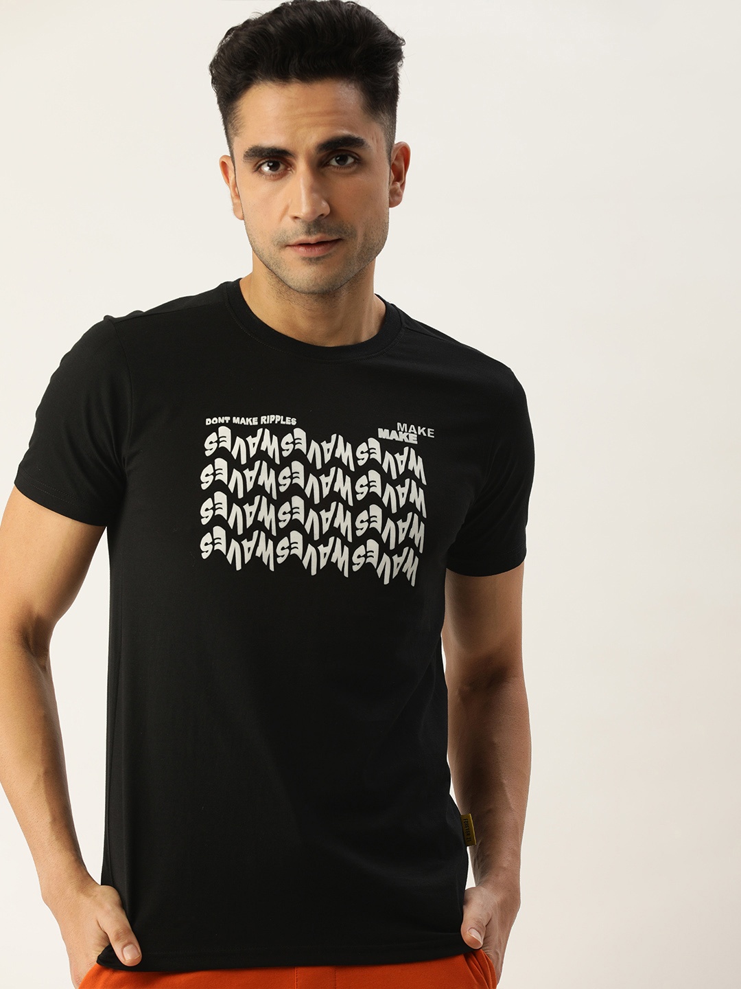 

FOREVER 21 Men Black Typography Printed T-shirt