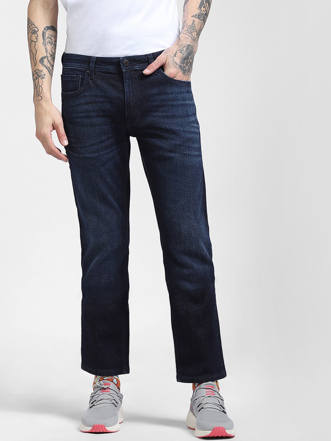 

Jack & Jones Men Blue Low-Rise Mildly Distressed Light Fade Jeans