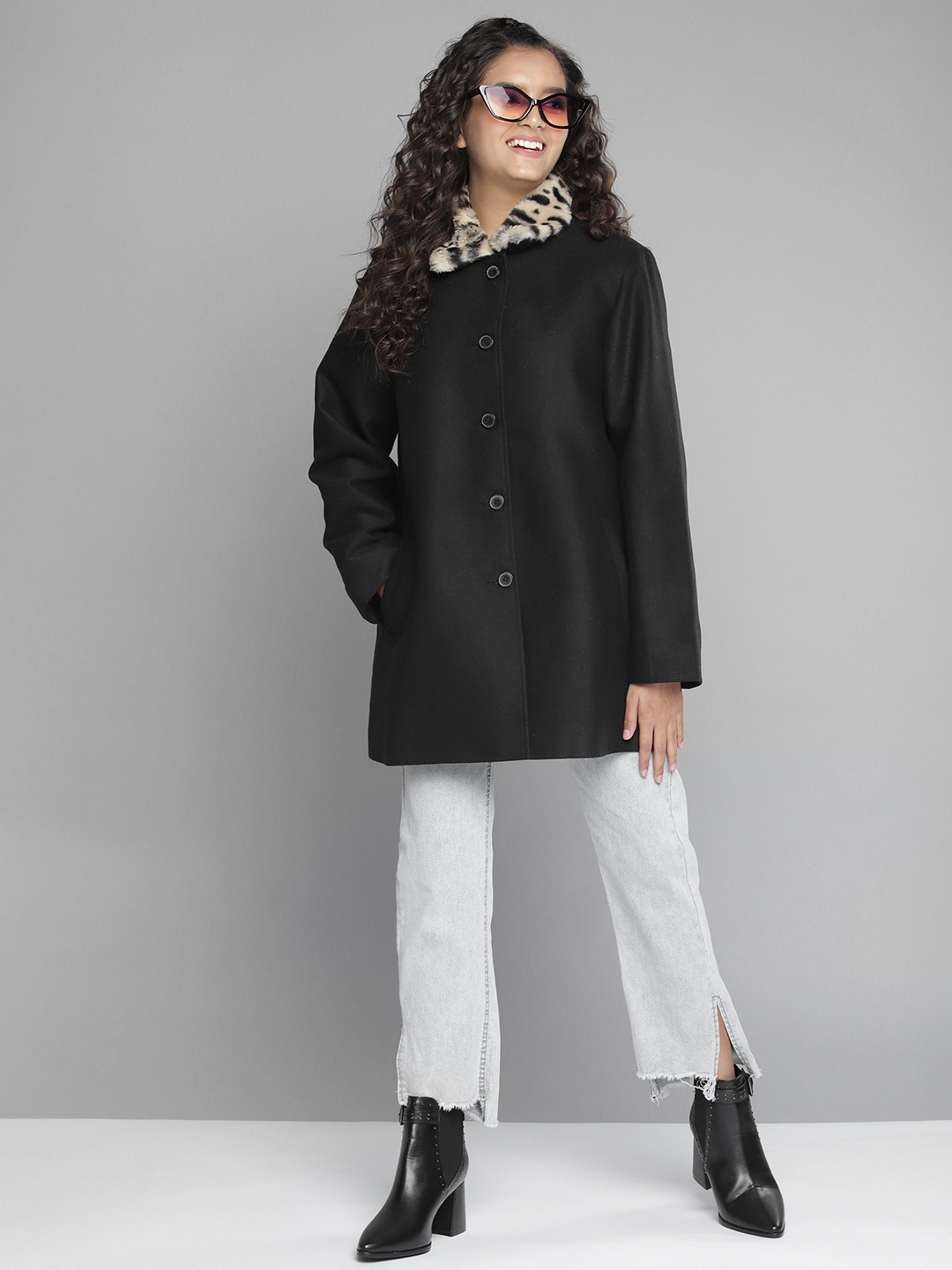 

YK Teen Girls Black & Beige Solid Overcoat with Faux Fur Trim