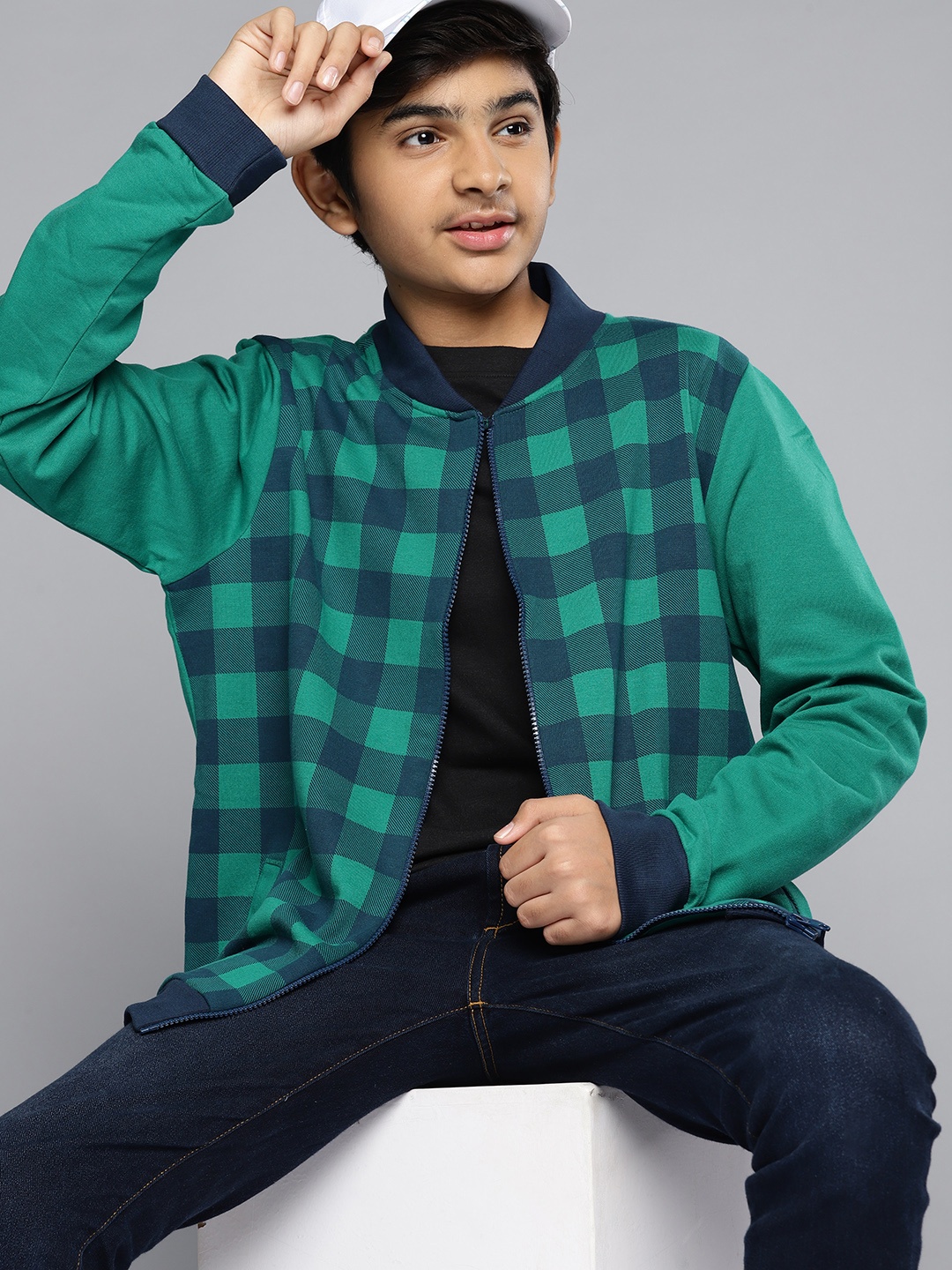 

YK Boys Green & Navy Blue Checked Sweatshirt