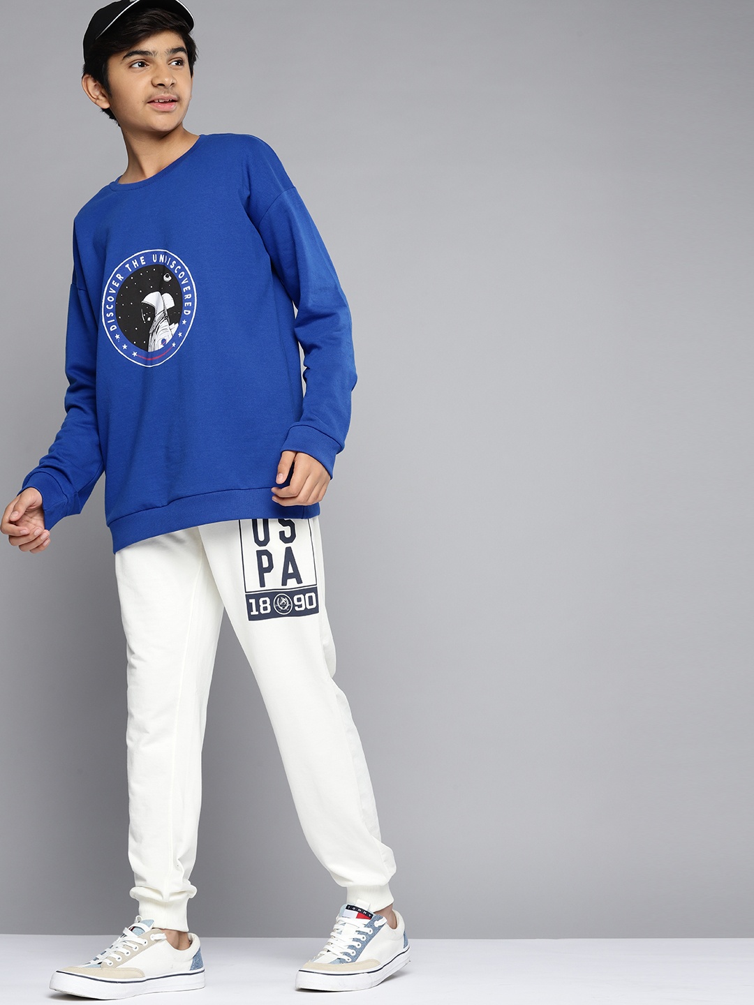 

YK Teen Boys Blue & White Graphic Printed Sweatshirt