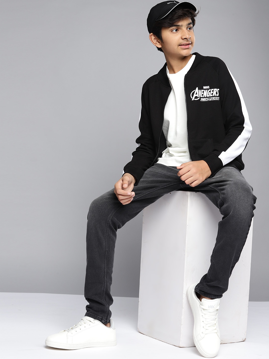 

YK Marvel Boys Black & White Typography Print Detail Mock Collar Sweatshirt