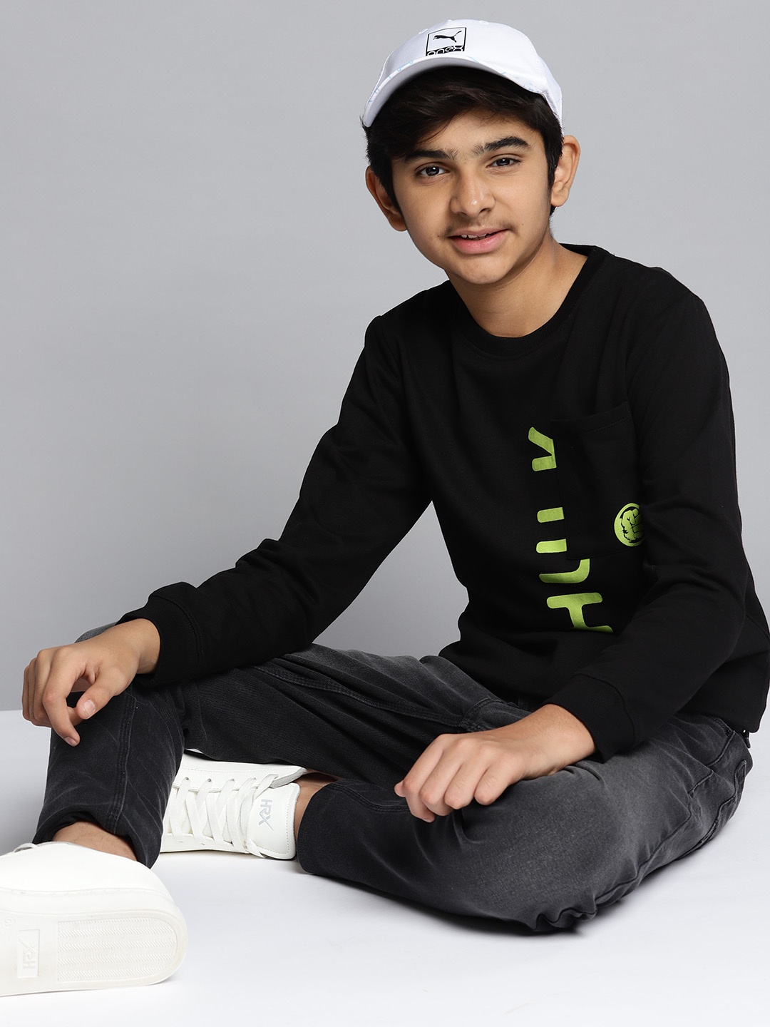 

YK Marvel Boys Boys Black & Green Hulk Printed Sweatshirt