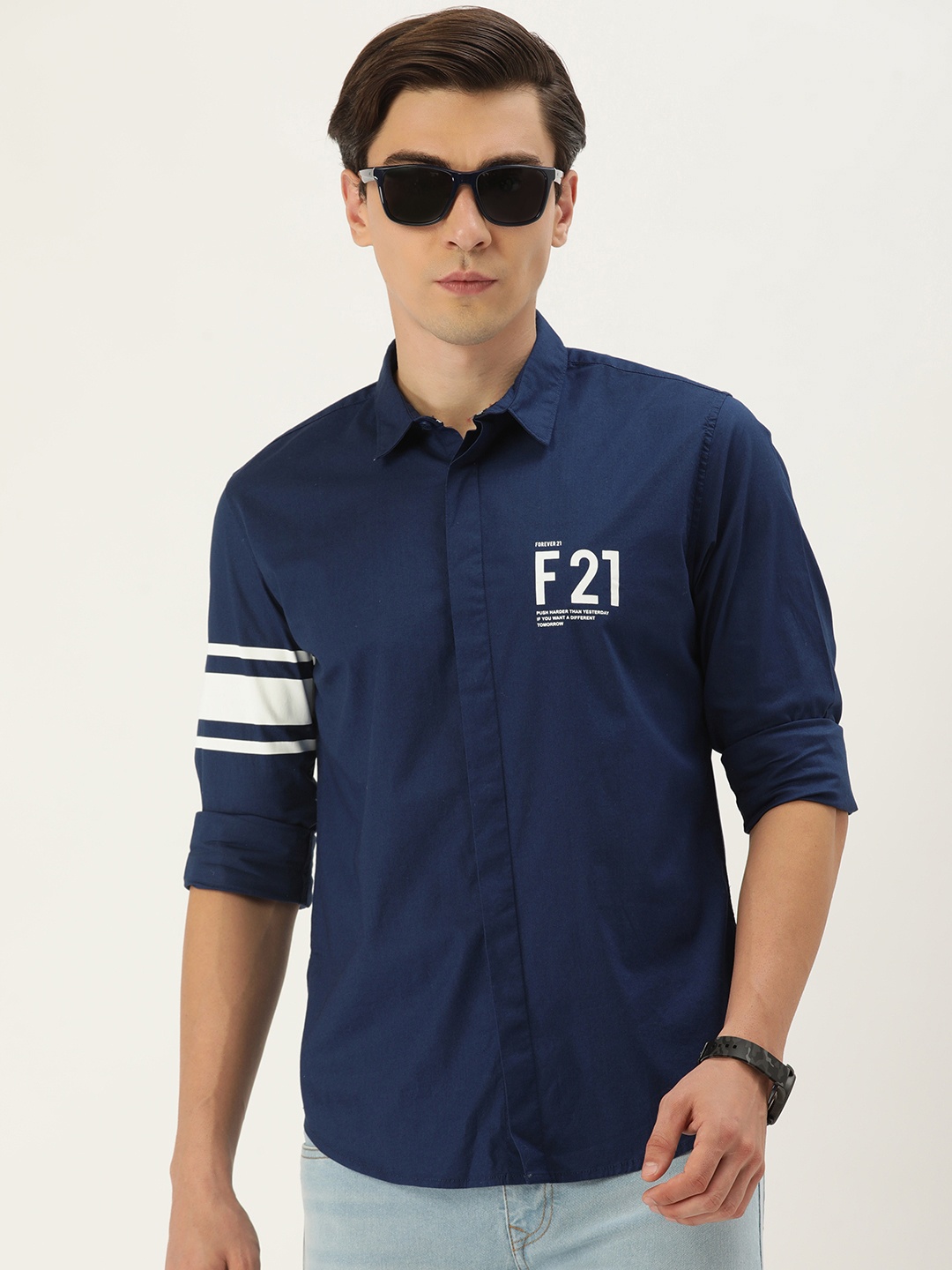 

FOREVER 21 Men Navy Blue Printed Casual Shirt