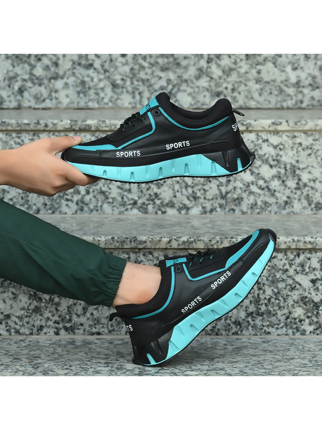 

MANSAMUSA Men Black Colourblocked Sneakers