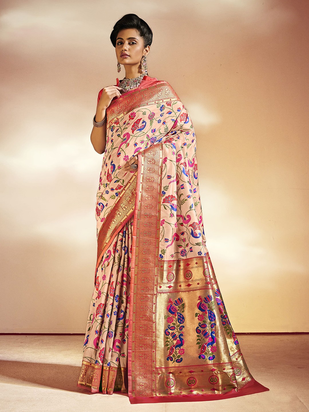 

elora Women Cream-Coloured & Pink Woven Design Silk Blend Paithani Saree