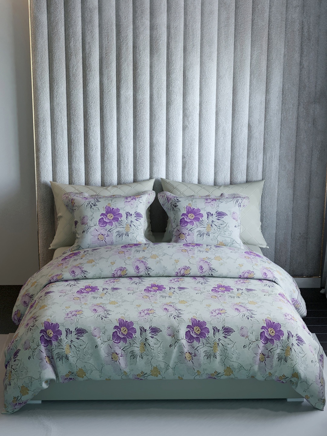 

LABHAM Purple & White Floral 210 TC King Bedsheet with 2 Pillow Covers