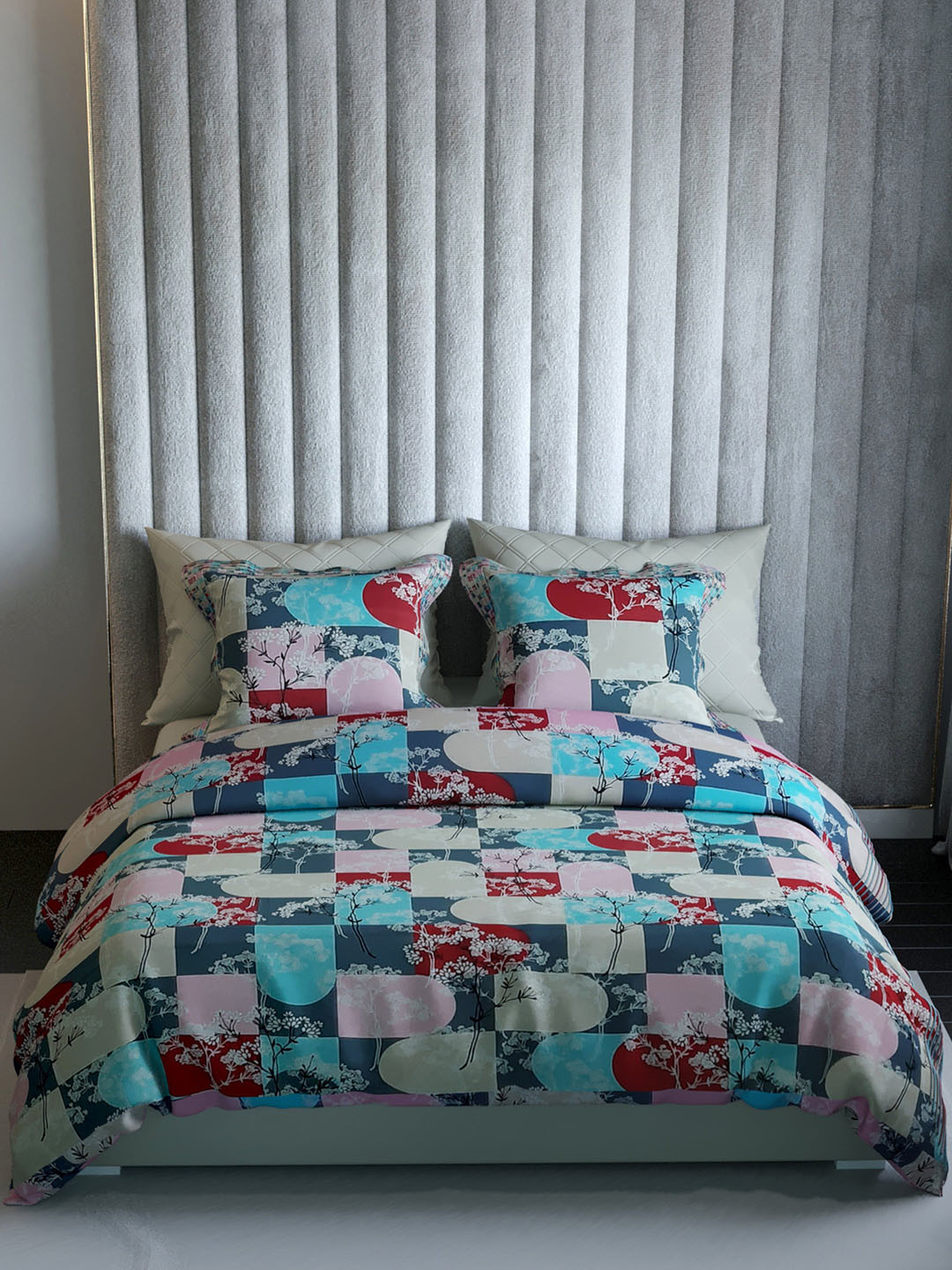 

LABHAM Pink & Blue Floral 210 TC King Bedsheet with 2 Pillow Covers